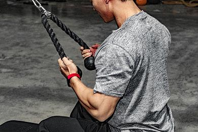 真人互动电影游戏《血岸岛》新预告 11月3日上线